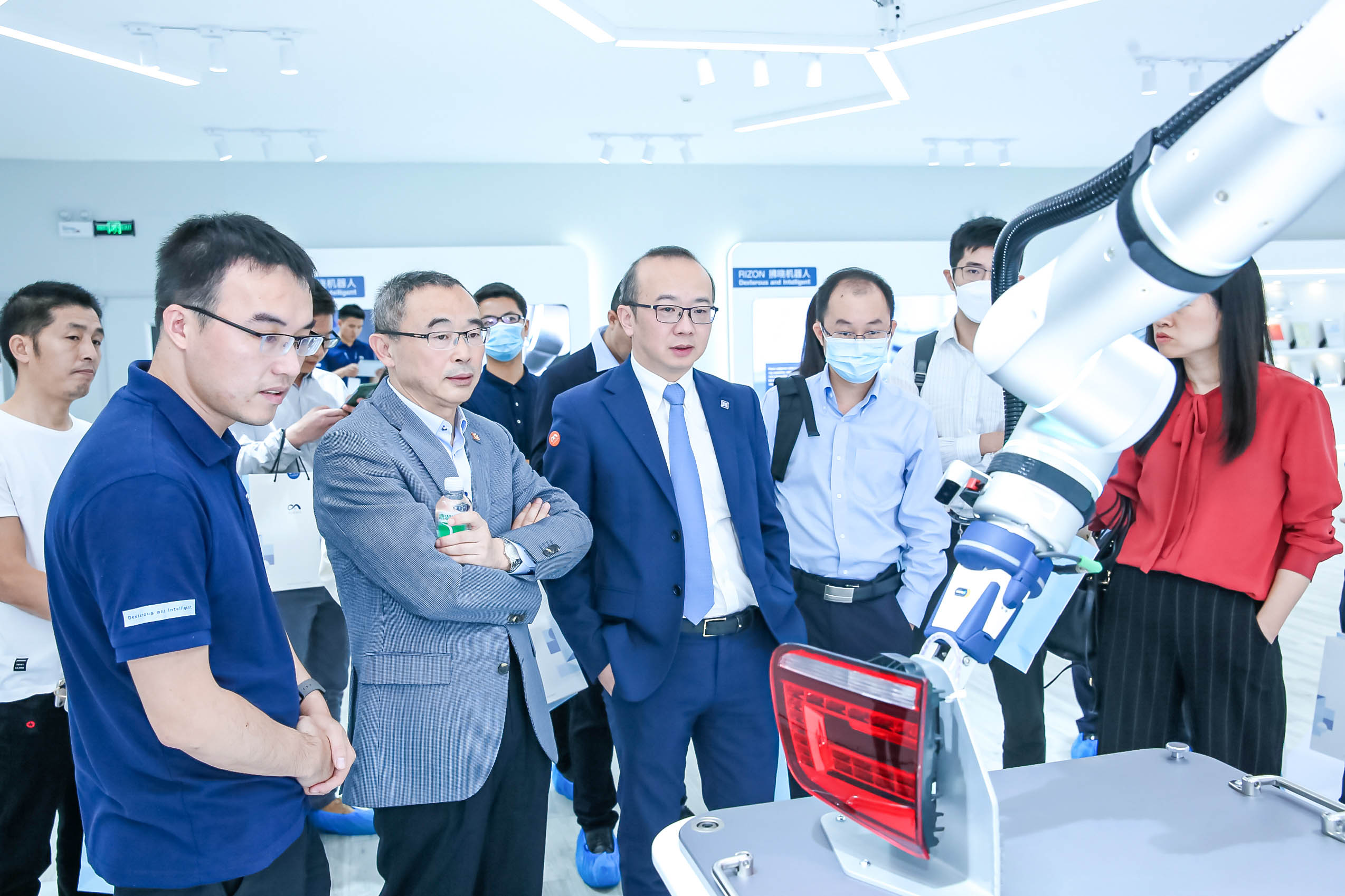 Rizon 4s force control performance in high-precision assembling, grinding and polishing