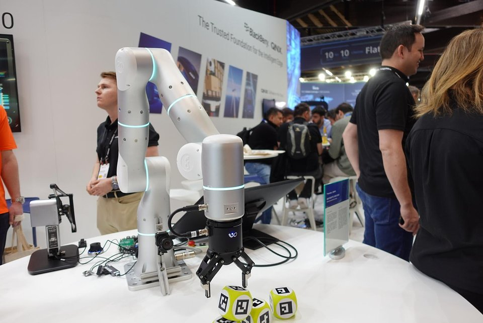 Flexiv and US BlackBerry QNX at Automate 2024